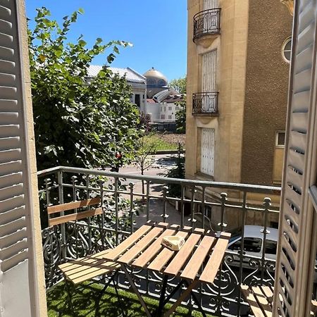 Appartement Calme Avec Balcons & Vue Sur Thermes Виши Екстериор снимка