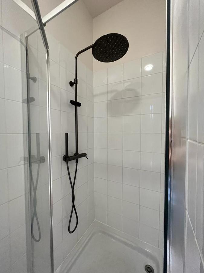 Appartement Calme Avec Balcons & Vue Sur Thermes Виши Екстериор снимка
