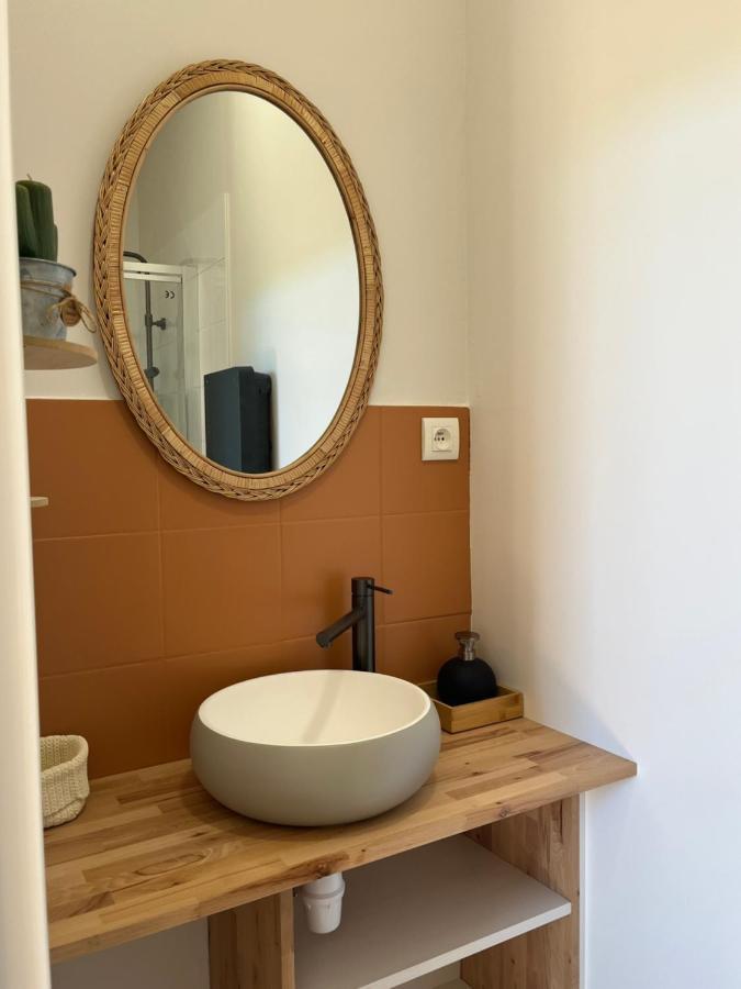 Appartement Calme Avec Balcons & Vue Sur Thermes Виши Екстериор снимка